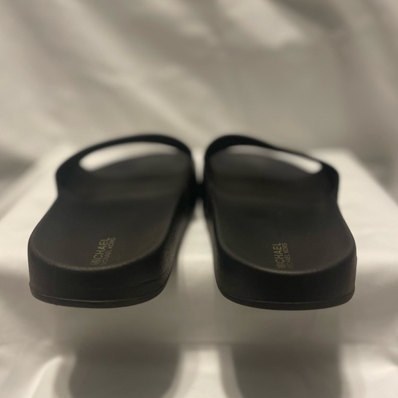 Michael Kors Gilmore Graphic Logo Slide - Black w/Gold Logo Size 7 - Picture 3 of 5